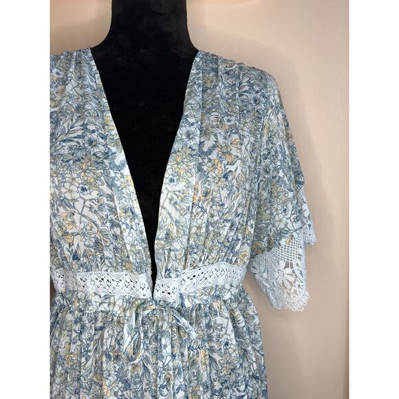 Chelsea & Violet Sheer Floral Crochet Tiered Kimono sz M - Picture 2 of 4